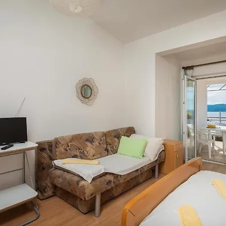 Apartments Roza Omis Exterior photo