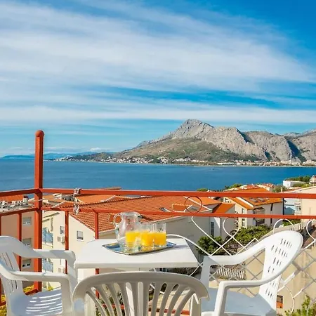 Apartments Roza Omis Exterior photo