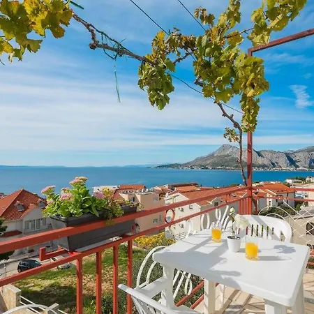 Apartments Roza Omis Exterior photo