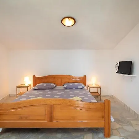 Apartments Roza Omis Exterior photo