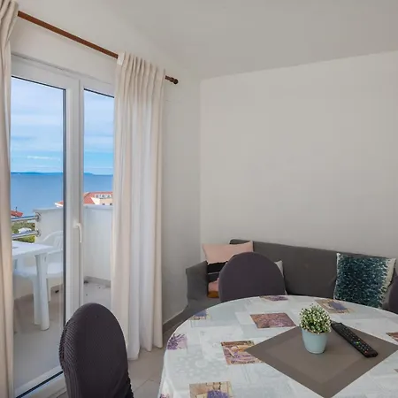 Apartments Roza Omis Exterior photo