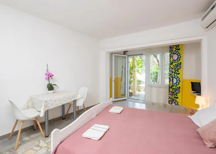 Apartments Roza