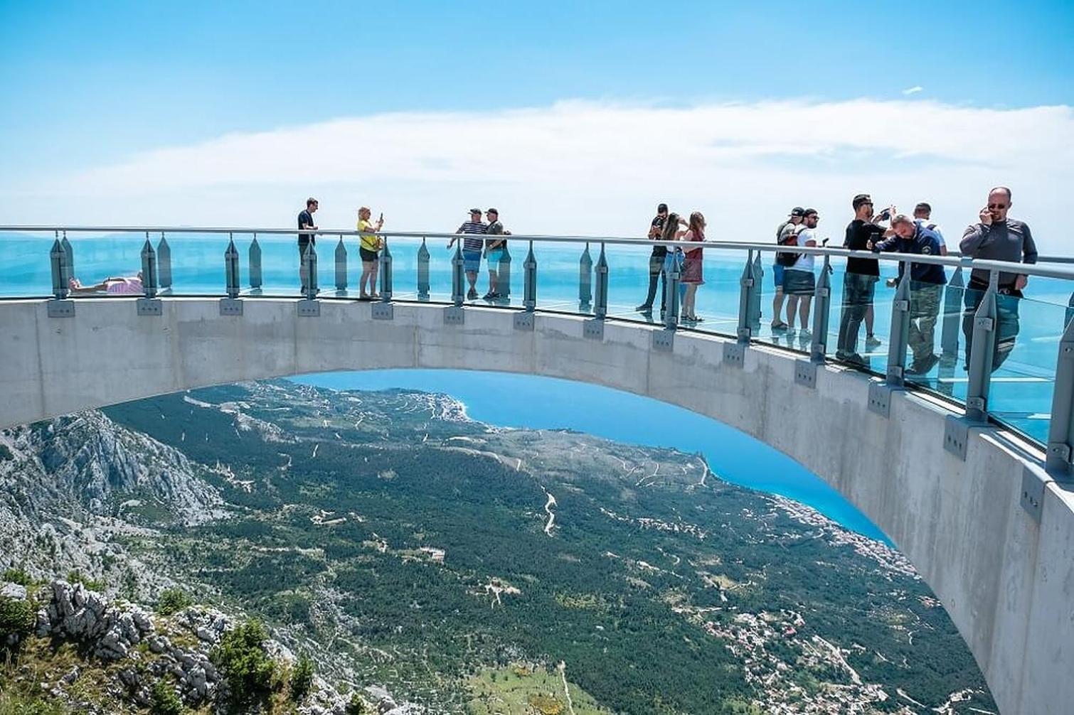 Roza Omis
