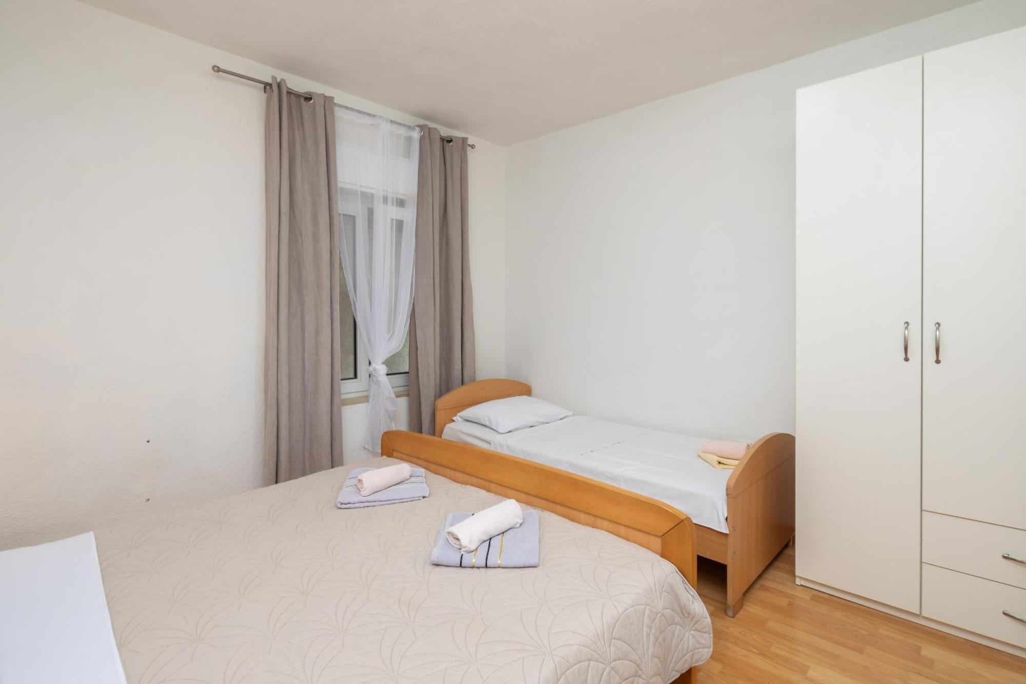 Apartment Roza Omis